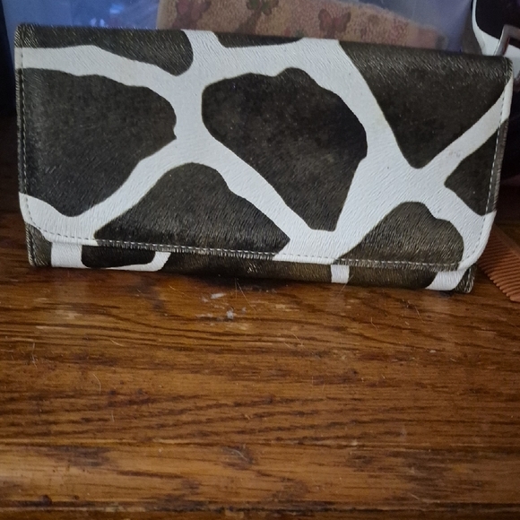 Not Rated Brown Giraffe-Print Canvas Tote with Button Accent Matching Wallet - Picture 2 of 3